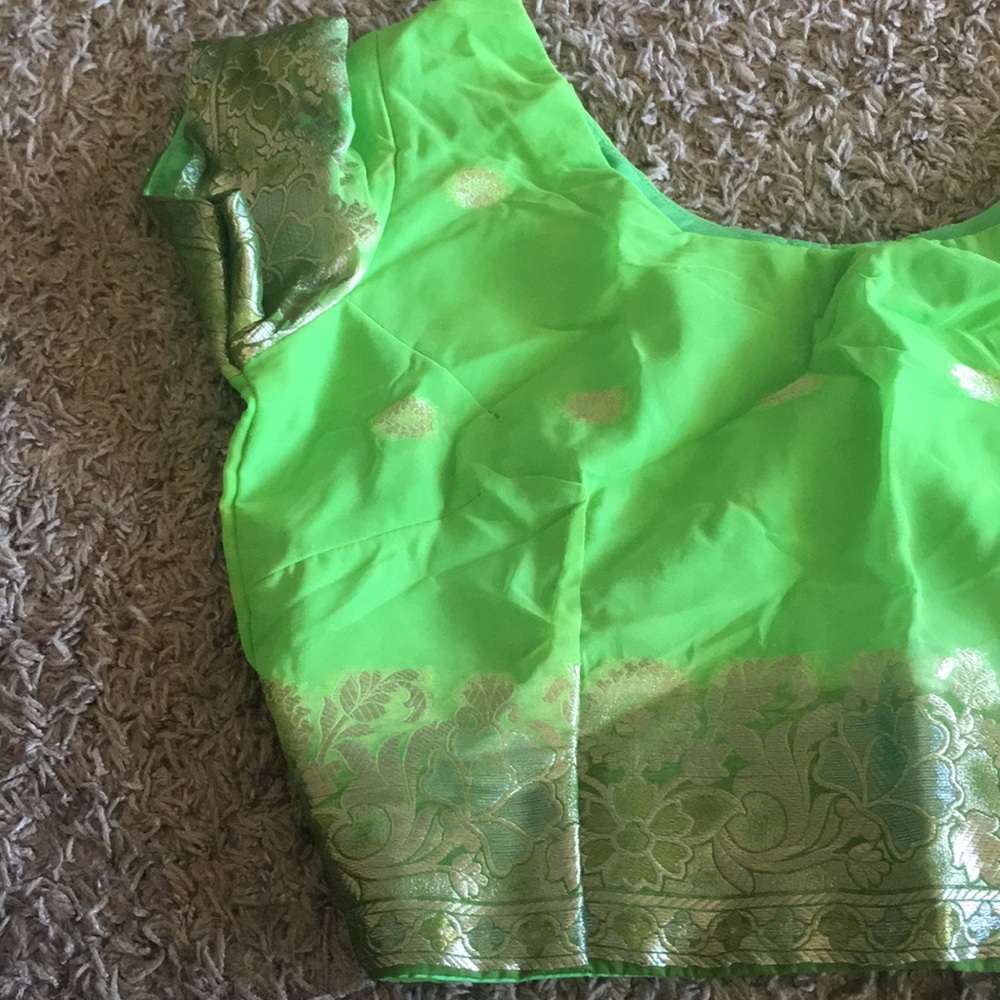 Bright green saree ready to wear 36-38 Xs to small